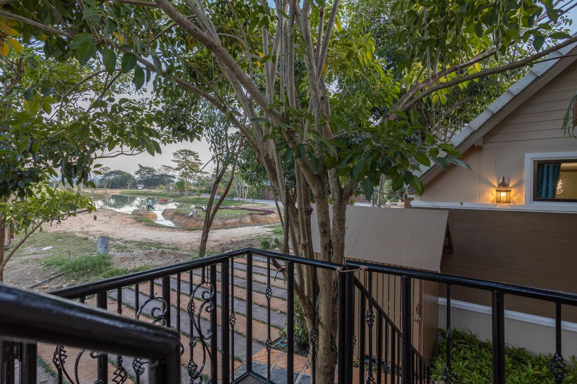 Mana-An Lake Hill Resort มานาอันเลคฮิลล์รีสอร์ต Chiang Mai Esterno foto